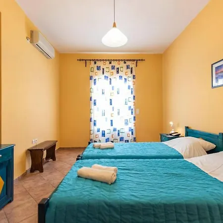 Santorious Spacious Мегалохори