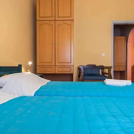 Santorious Spacious Апартаменты *